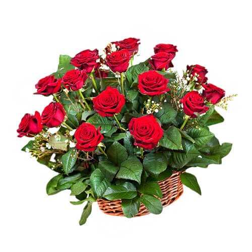 Букет из 17 роз в корзине